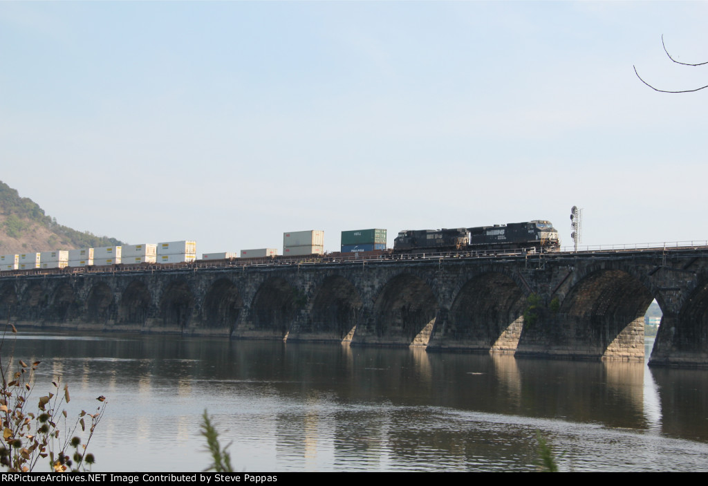 NS 9205 and 9319 with train 23M on Rockville bridge